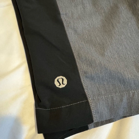 Lululemon Athletica Men's Shorts in Gray and Black - Picture 6 of 6